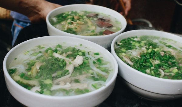 
Phở gà - món ăn truyền thống của người Hà Nội.
