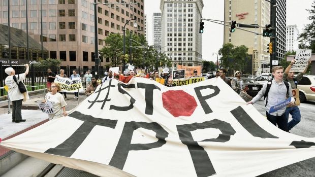 Một cuộc biểu tình phản đối TPP ở thành phố Atlanta, bang Georgia. Ảnh: SMH.