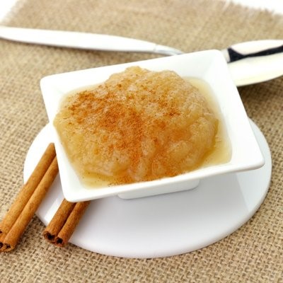 Bạn nên dùng sốt táo khi đau dạ dày để dễ tiêu hóa hơn