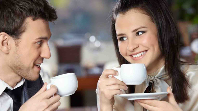 Tự tin thúc đẩy các mối quan hệ nhanh hơn.