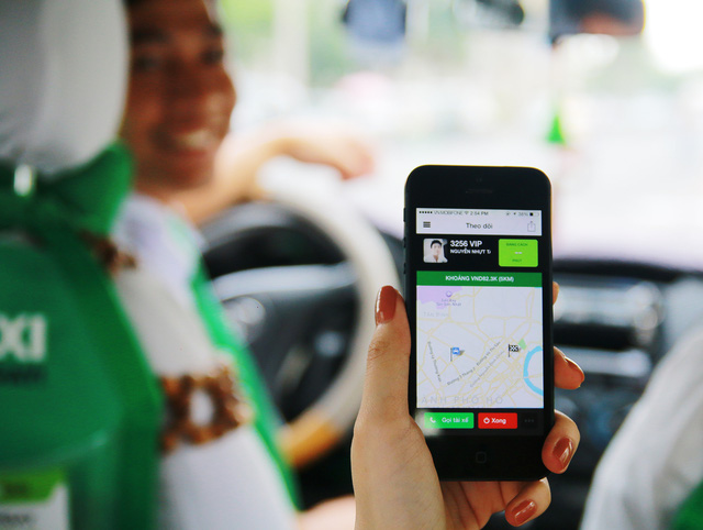 
Chính sách thuế đang tạo ra cuộc cạnh tranh không cân sức giữa taxi truyền thống và hình thức kinh doanh taxi kiểu mới như Uber, Grab
