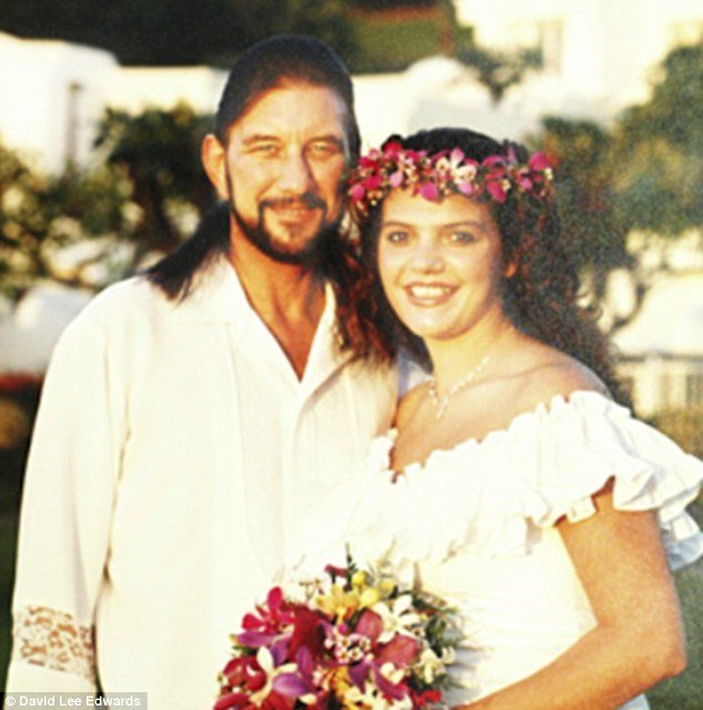 Edwards và Shawna trong ngày cưới