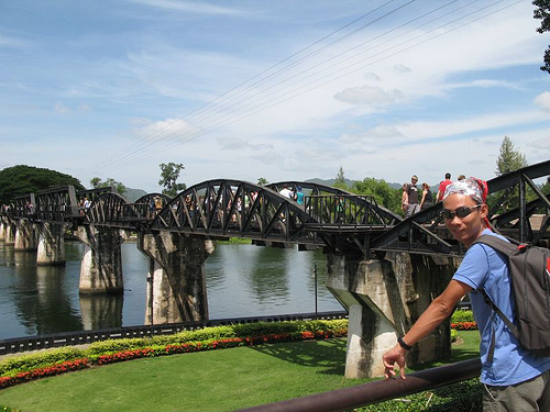 Cầu qua sông Kwai hấp dẫn du khách ghé thăm