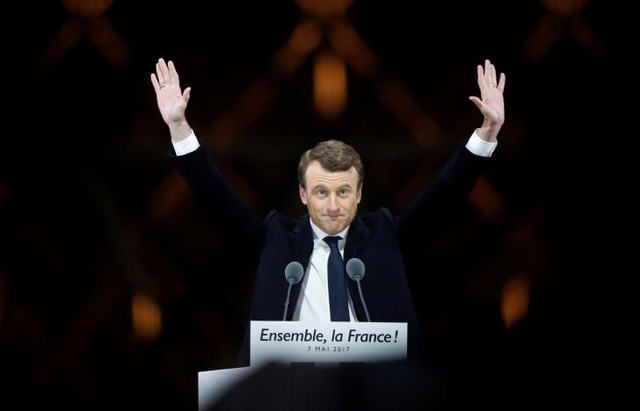 Bầu cử tổng thống kết thúc, nước Pháp có nhà lãnh đạo trẻ tuổi nhất từ thời Napoleon - Ảnh 1.