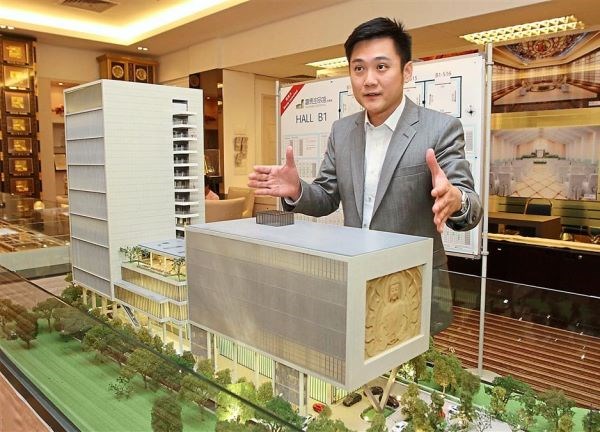 
 CEO Reeno Kong: “Mỗi “chung cư” cần mất 30 năm để lấp đầy”.
