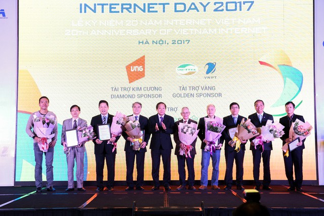 Những nhân vật, doanh nghiệp có ảnh hưởng lớn nhất đến Internet Việt Nam trong 20 năm gần đây - Ảnh 1. Những nhân vật, doanh nghiệp có ảnh hưởng lớn nhất đến Internet Việt Nam trong 20 năm gần đây - Ảnh 1.