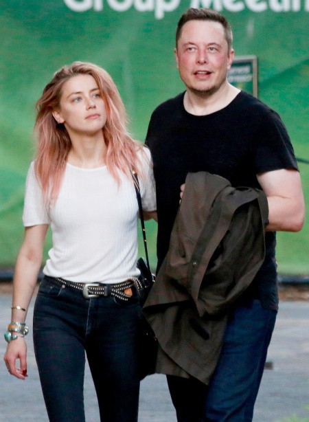 Elon Musk và Amber Heard thuở còn mặn nồng