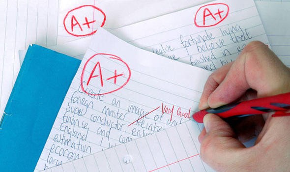 Nhiều trường học ở Úc, Mỹ đã có lệnh cấm giáo viên chấm bài bằng bút đỏ - lý do là vì.. - Ảnh 1.