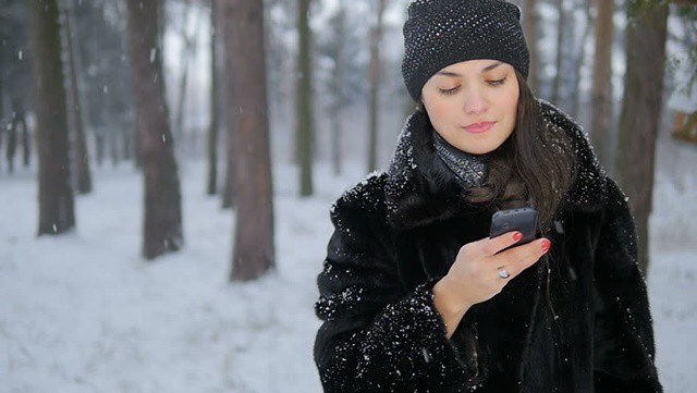 Tuyết rơi bên hiên nhà, rơi luôn trên… smartphone với 2 ứng dụng độc đáo - Ảnh 1.