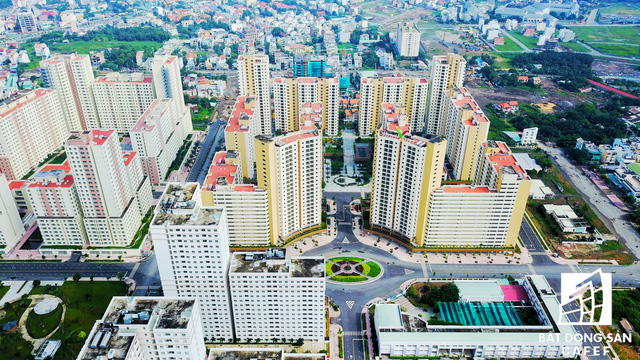  Khu tái định cư sang chảnh nhất Sài Gòn nhìn từ trên cao nhưng vắng bóng người  - Ảnh 11.
