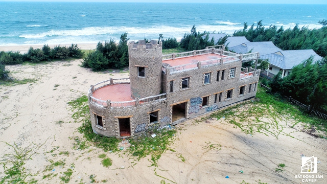 Đắng lòng nhìn cảnh hoang tàn của cả chục dự án du lịch tại biển Kê Gà, Bình Thuận - Ảnh 13.