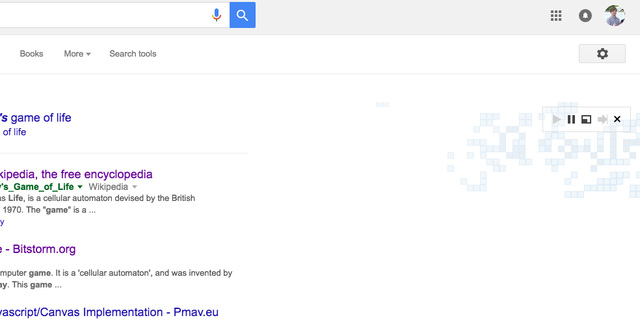 14. Đây là một Easter Egg cũng ít người biết: Google conways game of life sẽ xuất hiện những dải điểm ảnh mờ ở bên phải màn hình. Nó liên quan đến bài toán thuộc lĩnh vực cellcular automaton được đưa ra bởi John Horton Conway vào năm 1970.