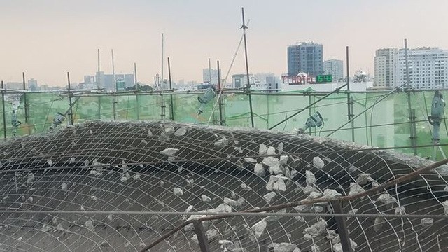  Cận cảnh thủy đài khổng lồ bị tháo dỡ ở Sài Gòn  - Ảnh 18.
