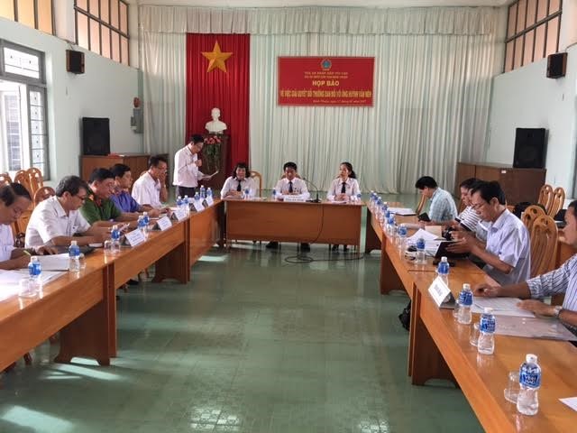Toàn cảnh buổi họp báo tại TAND Bình Thuận.