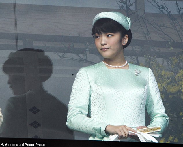 Công chúa Nhật Bản chấp nhận từ bỏ địa vị Hoàng gia để kết hôn cùng người mình yêu.