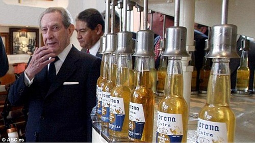 Người sáng lập ra hãng bia Corona - ông Fernández