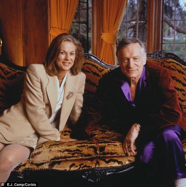 Christie chụp ảnh cùng cha năm 1998, khi ấy Hefner đã cưới người vợ hai còn Christie giữ chức chủ tịch kiêm tổng giám đốc tập đoàn Playboy
