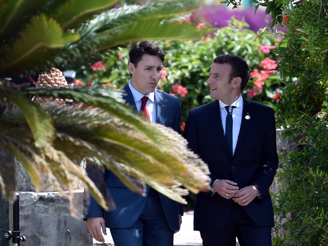 Cộng đồng mạng xôn xao vì những bức ảnh đẹp đến rụng tim của hai vị nguyên thủ tại Hội nghị G7 - Ảnh 4.