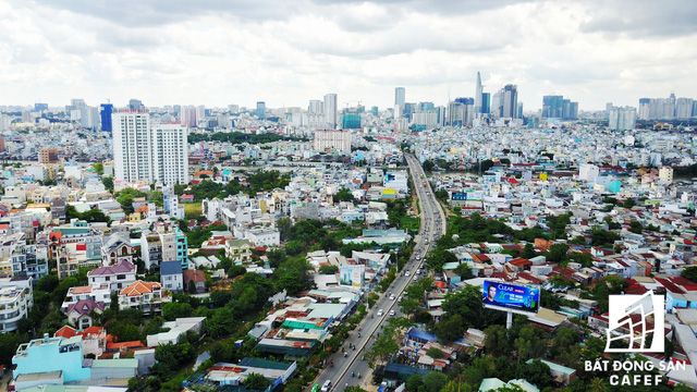  Cung đường 2km ở Nam Sài Gòn oằn mình cõng trên 40 cao ốc căn hộ cao cấp  - Ảnh 4.