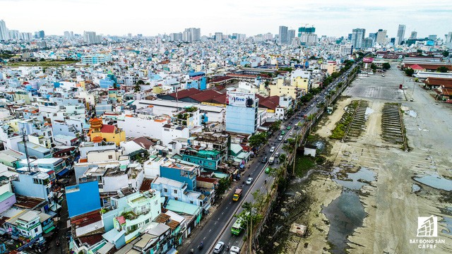  Cận cảnh con đường được mong chờ nhất trung tâm Sài Gòn sắp được mở rộng gấp ba  - Ảnh 4.