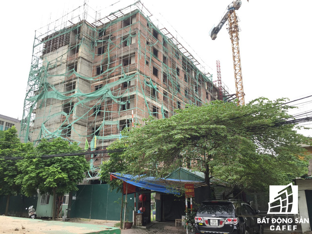  Cận cảnh dự án chung cư siêu rùa, 8 năm xây chui được 8 tầng giữa Thủ đô  - Ảnh 5.