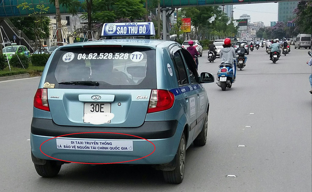  Vinasun cùng hàng loạt taxi truyền thống đồng loạt dán khẩu hiệu đối đầu Uber, Grab  - Ảnh 5.