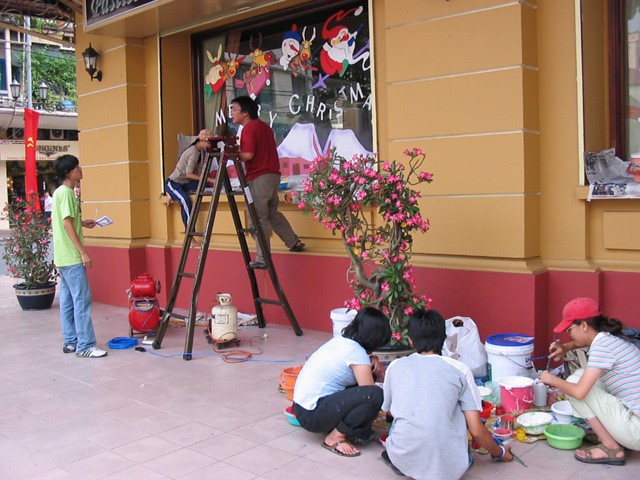 Những dịch vụ Giáng sinh siêu hút khách ở Việt Nam - Ảnh 5.
