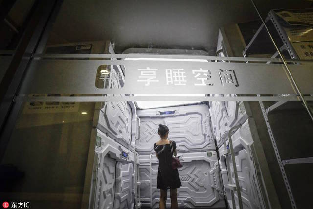 Startup khách sạn buồng kén của Trung Quốc như bước ra từ phim Aliens, 1100 đồng/ phút - Ảnh 6.