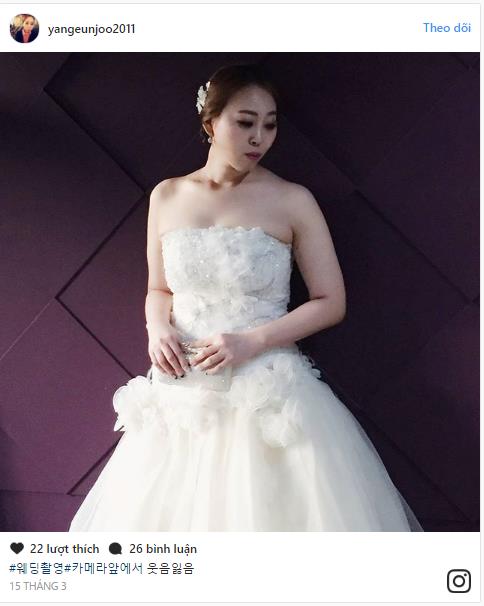 Yang Eun-joo trong bộ váy cưới một mình.