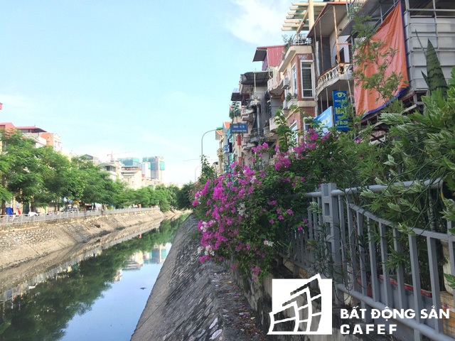  Hà Nội: Cận cảnh những tuyến phố dọc sông lột xác, nhà đất tăng giá chóng mặt  - Ảnh 7.