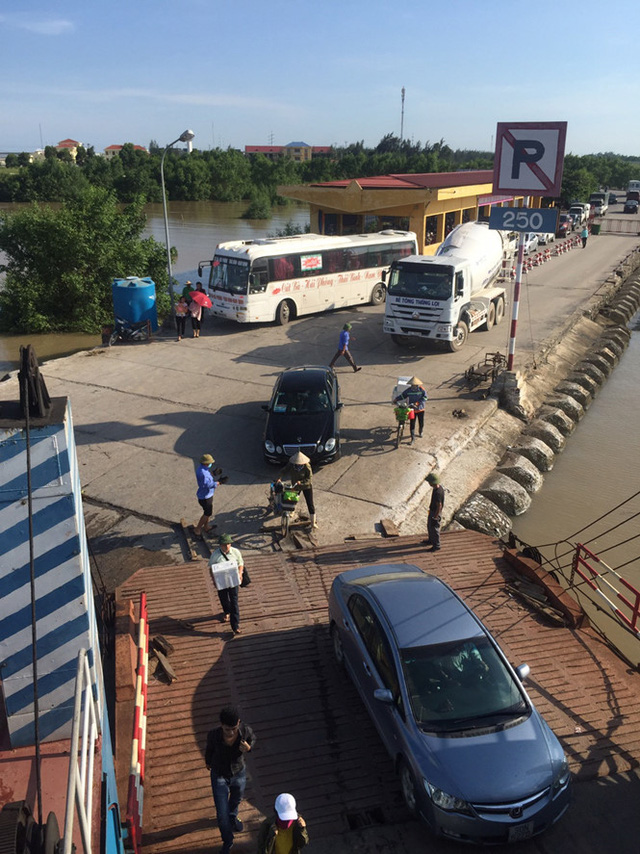 Bến phà Đình Vũ hối hả trong ngày vận hành cuối cộng - Ảnh 7. Bến phà Đình Vũ hối hả trong ngày vận hành cuối cộng - Ảnh 7.