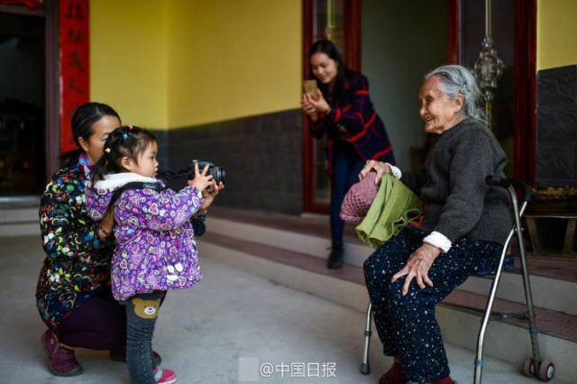  Nữ nhiếp ảnh gia cao tuổi nhất Trung Quốc: 105 tuổi vẫn miệt mài với đam mê  - Ảnh 7.