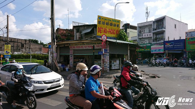  Ngôi nhà không chịu giải tỏa, chình ình giữa giao lộ ở Sài Gòn - Ảnh 8.