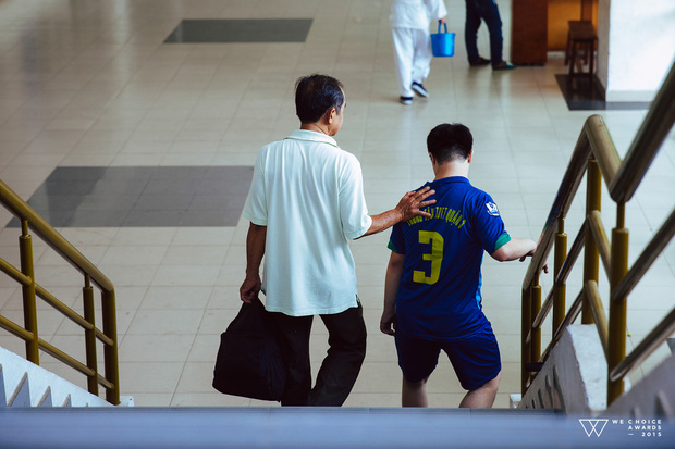 Không chỉ có Bôm và bố Tuấn, những người cha phi thường này cũng đã từng khiến bao người rơi nước mắt - Ảnh 8.