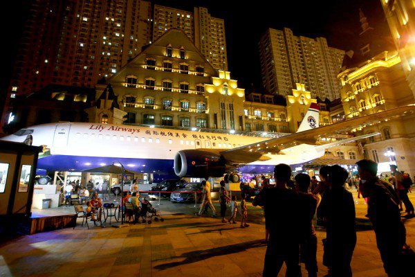  Doanh nhân Trung Quốc chi hơn 27 tỷ đồng mua máy bay cũ để cải tạo thành nhà hàng, thu hút khách du lịch về vùng quê  - Ảnh 8.
