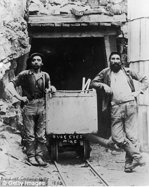 Quần jeans Levis đã được thợ mỏ tại California mặc từ năm 1882