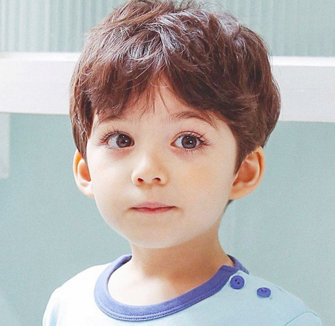 Đây là cậu bé lai 4 tuổi được mệnh danh đẹp trai nhất thế giới!