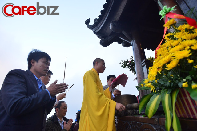 Ví như đi yên về tử nhưng gia đình này vẫn leo bộ lên Yên Tử 9 lần vì lý do này - Ảnh 10.