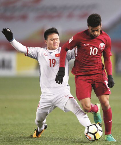 Cầu thủ Qatar bần thần nhận sai lầm, lý giải thua Việt Nam - Ảnh 2.