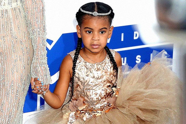 Cuộc sống như nữ hoàng của con gái Beyoncé: 6 tuổi đã có ê-kíp phục vụ riêng, diện váy 250 triệu đi sự kiện - Ảnh 4.