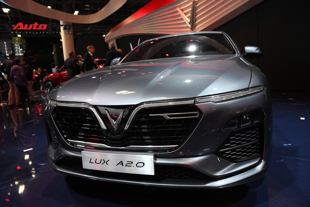 HOT: Chi tiết ngoại thất sedan VinFast LUX A2.0 vừa ra mắt hoành tráng tại Paris Motor Show 2018 - Ảnh 8.