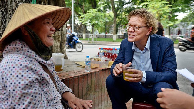  Đại sứ Thuỵ Điển: Đàn ông Việt nên có sự chia sẻ việc gia đình, đặc biệt là trách nhiệm nuôi dạy con! - Ảnh 7.
