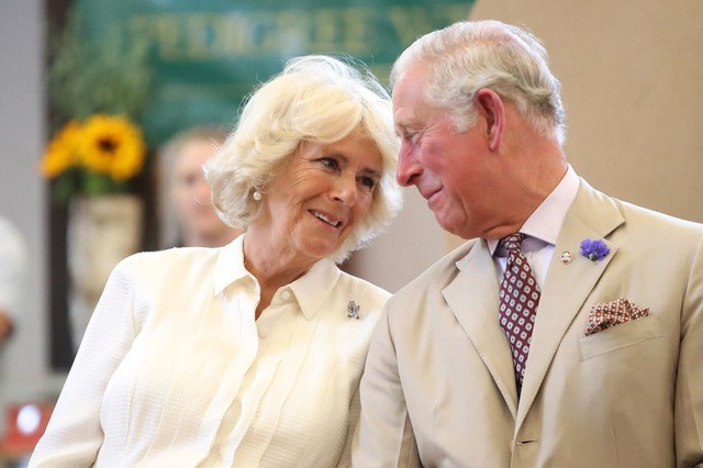 thái tử charles và bà camilla - Mối tình 48 năm đầy “thị phi” của Thái tử Charles và bà Camilla: Tưởng viên mãn nhưng lại có kết cục cay đắng không ngờ - photo thái tử charles và bà camilla - photo 8 15402909405731710909014 - Mối tình 48 năm đầy “thị phi” của Thái tử Charles và bà Camilla: Tưởng viên mãn nhưng lại có kết cục cay đắng không ngờ