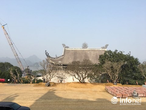 Thiên thạch mặt trăng đại gia Xuân Trường mua là gì, vì sao đắt đỏ đến thế? - Ảnh 1. Thiên thạch mặt trăng đại gia Xuân Trường mua là gì, vì sao đắt đỏ đến thế? - Ảnh 1.