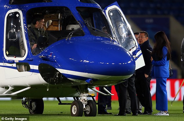 Thế giới bóng đá bàng hoàng, sốc nặng, cầu mong Leicester vượt qua thảm kịch rơi máy bay - Ảnh 1.