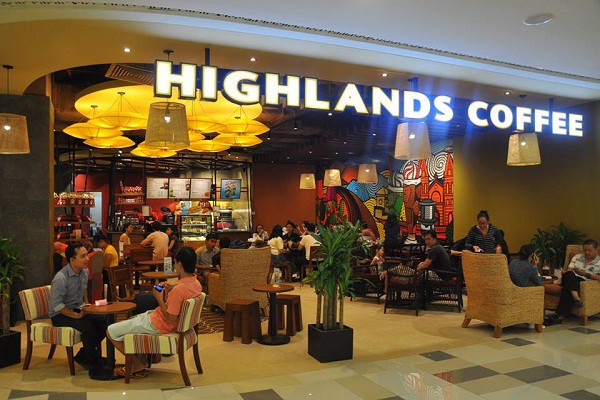 Bình dân hóa - Chiến lược giúp Highlands trở thành chuỗi cà phê bá chủ ở Việt Nam, khiến Starbucks và Trung Nguyên cũng phải hít khói - Ảnh 1.