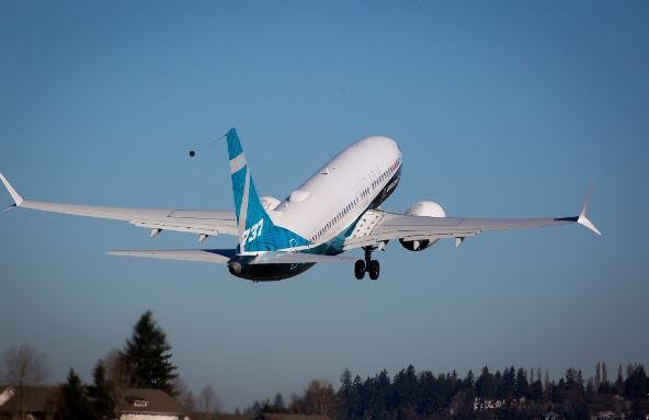 Tìm hiểu về Boeing 737 MAX 8 - máy bay tin cậy nhất thế giới sau cú sốc đâm xuống biển  - Ảnh 1.