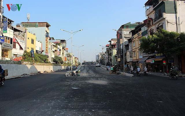  Toàn cảnh cầu vượt hơn 300 tỷ đồng ở Hà Nội sắp khánh thành  - Ảnh 12.