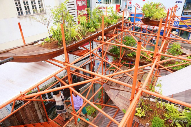 Kỳ lạ quán cafe như công trình đang xây dựng ở Sài Gòn: Đầu tư 2 tỷ, dự đoán tuổi thọ chỉ... 10 năm - Ảnh 17.