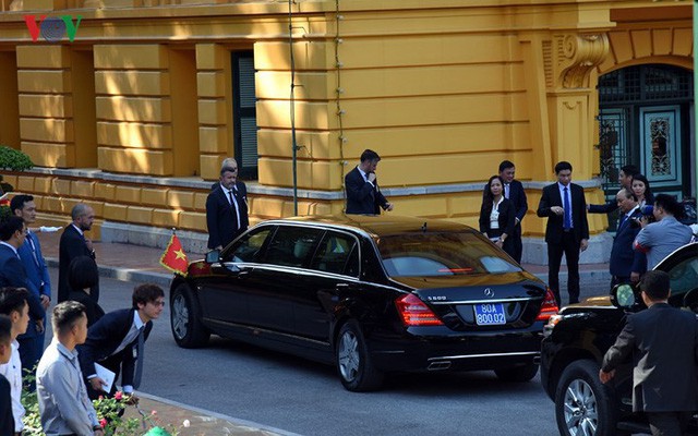  Hình ảnh lễ đón trọng thể Thủ tướng Pháp thăm chính thức Việt Nam  - Ảnh 3.